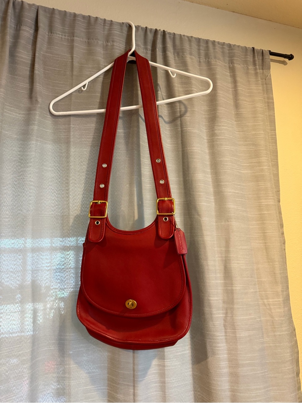Vintage Coach 9988 Red Leather Shoulder Bag with Gold Hardware